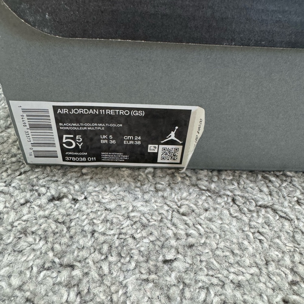 Air Jordan 11 Retro jubilee (GS) - Picture 3 of 5